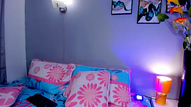 Zoee10 online show from 11.07.25