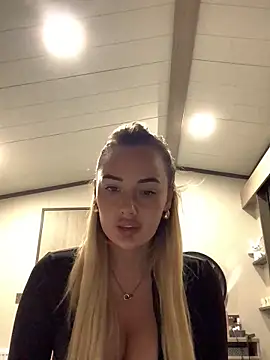 Snapshot of louisa1238x chatting on 10.02.25 louisa1238x online show from 10.02.25