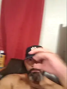 Snapshot of Cruz1522 chatting on 10.14.25 Cruz1522 online show from 10.14.25