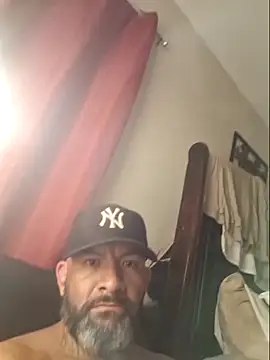 Snapshot of Cruz1522 chatting on 10.24.25 Cruz1522 online show from 10.24.25