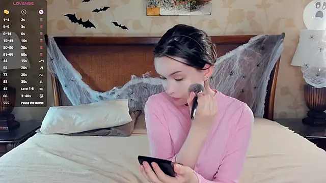 Snapshot of HerminePenna chatting on 11.01.25 HerminePenna online show from 11.01.25