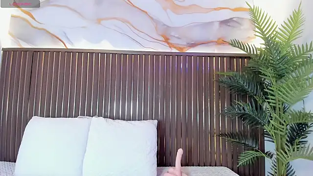 Roxie-NS online show from 04.06.26