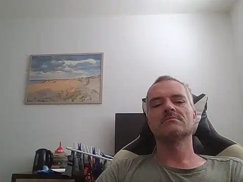 Snapshot of april_patrik chatting on 06.10.26 april patrik online show from 06.10.26