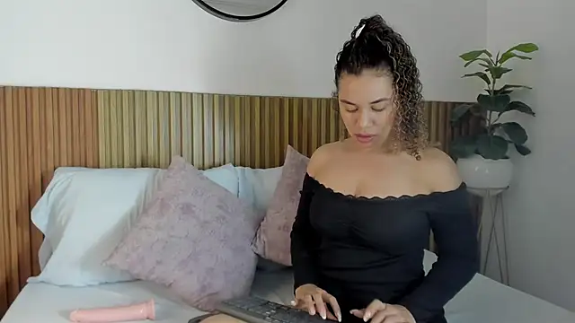 angie leonn online show from 10.15.25