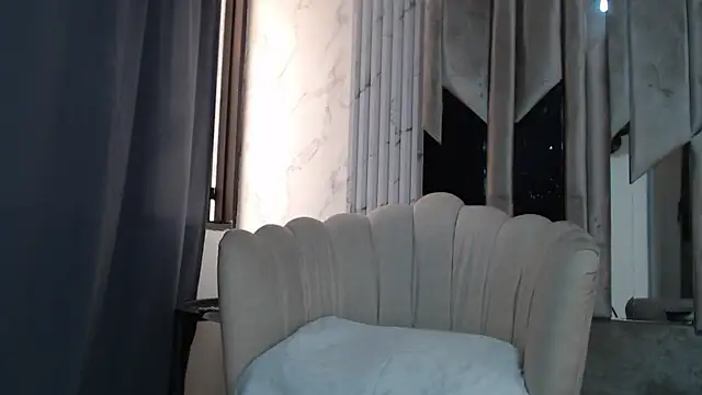 Snapshot of KiraaWild chatting on 10.09.25 KiraaWild online show from 10.09.25