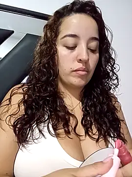 LoanaSantos online show from 10.08.25