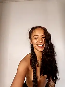 Liahdiaz  online show from 11.02.25