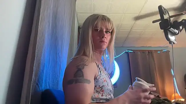 Snapshot of lexibooty chatting on 10.23.25 lexibooty online show from 10.23.25