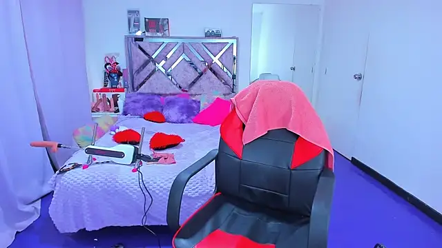 Snapshot of Luna_Analya chatting on 02.18.26 Luna Analya online show from 02.18.26