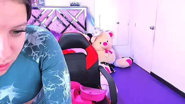 Snapshot of Luna_Analya chatting on 02.25.26 Luna Analya online show from 02.25.26