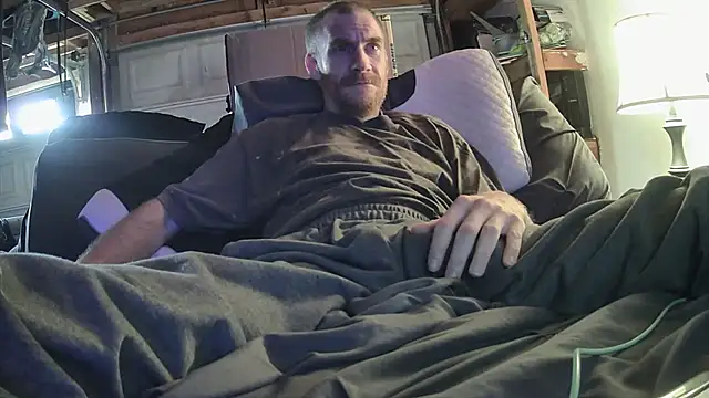 Snapshot of Tiggitytomociti chatting on 11.06.25 Tiggitytomociti online show from 11.06.25