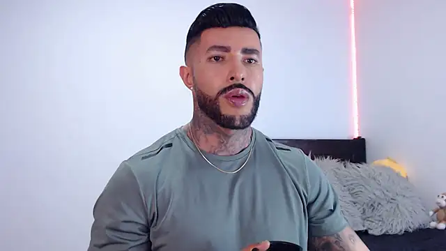 andrea de lucaa online show from 10.07.25