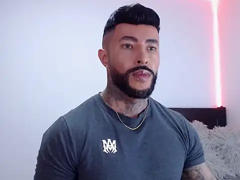 andrea de lucaa online show from 10.18.25