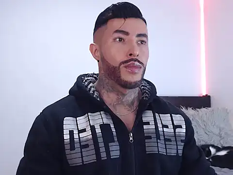 andrea de lucaa online show from 11.22.25