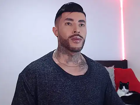 andrea de lucaa online show from 11.25.25