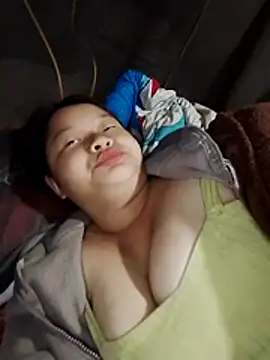 girl-babi online show from 10.28.25