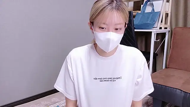 Snapshot of Nana__ch chatting on 10.07.25 Nana ch online show from 10.07.25