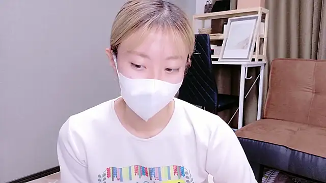 Snapshot of Nana__ch chatting on 10.10.25 Nana ch online show from 10.10.25