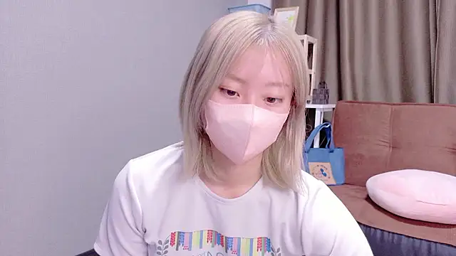 Snapshot of Nana__ch chatting on 11.08.25 Nana ch online show from 11.08.25