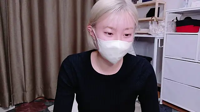 Snapshot of Nana__ch chatting on 02.14.26 Nana ch online show from 02.14.26