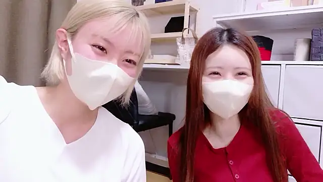 Snapshot of Nana__ch chatting on 02.27.26 Nana ch online show from 02.27.26