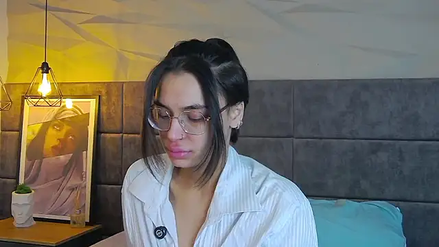 Snapshot of VioletAsh chatting on 02.02.26 VioletAsh online show from 02.02.26