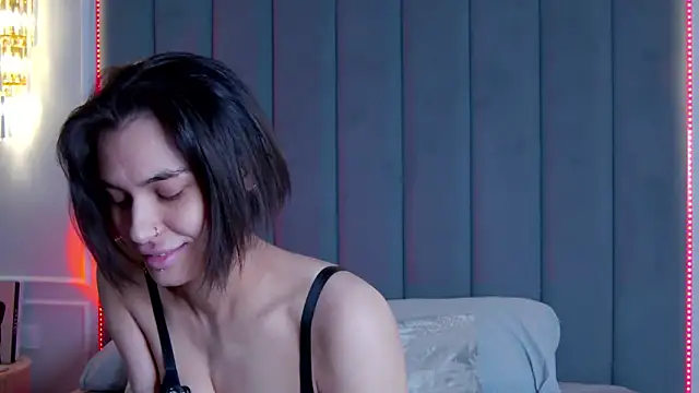 Snapshot of VioletAsh chatting on 02.03.26 VioletAsh online show from 02.03.26