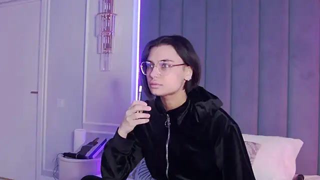 Snapshot of VioletAsh chatting on 02.08.26 VioletAsh online show from 02.08.26