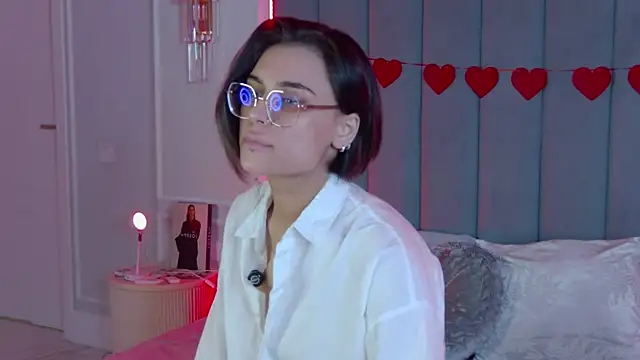 Snapshot of VioletAsh chatting on 02.23.26 VioletAsh online show from 02.23.26