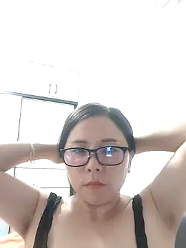 Snapshot of luxi8899 chatting on 09.17.25 luxi8899 online show from 09.17.25