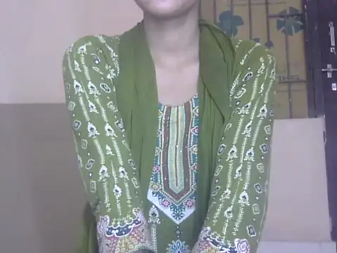 Snapshot of Nura7 chatting on 04.30.26 Nura7 online show from 04.30.26