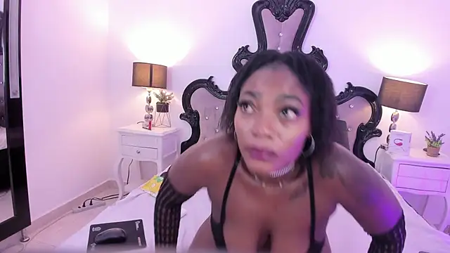 Snapshot of _analyy_ chatting on 11.01.25 analyy online show from 11.01.25