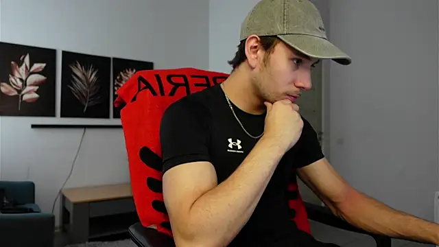 Snapshot of Ethan_Fyre chatting on 09.25.25 Ethan Fyre online show from 09.25.25