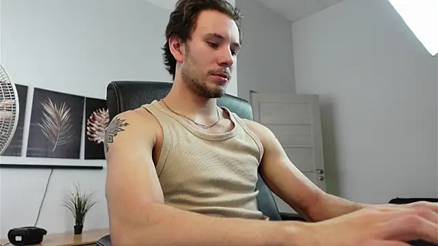 Snapshot of Ethan_Fyre chatting on 10.11.25 Ethan Fyre online show from 10.11.25