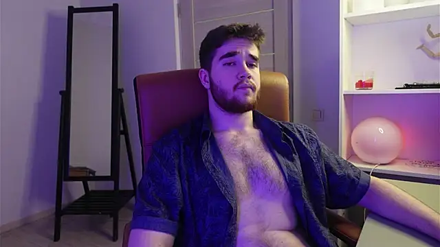 Snapshot of Mark_Maxim chatting on 10.12.25 Mark Maxim online show from 10.12.25