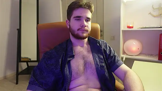 Snapshot of Mark_Maxim chatting on 10.14.25 Mark Maxim online show from 10.14.25