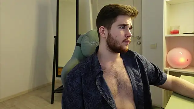 Snapshot of Mark_Maxim chatting on 10.16.25 Mark Maxim online show from 10.16.25