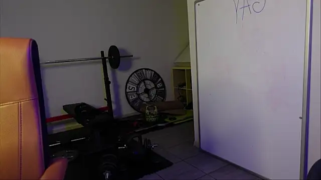 Snapshot of Mark_Maxim chatting on 10.18.25 Mark Maxim online show from 10.18.25