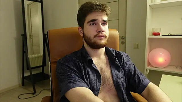 Snapshot of Mark_Maxim chatting on 10.26.25 Mark Maxim online show from 10.26.25