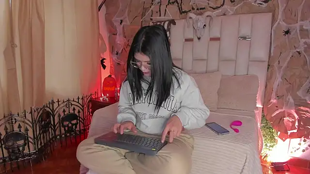 Jade Nmm online show from 10.31.25