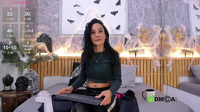 princequinn  online show from 10.14.25