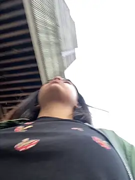 Snapshot of EmilyHarperr chatting on 10.28.25 EmilyHarperr online show from 10.28.25