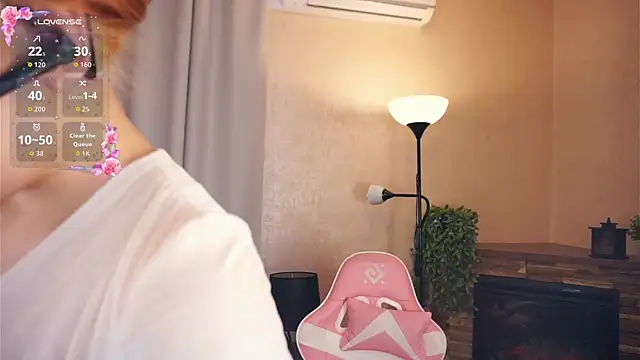 Snapshot of VerniceEngelking chatting on 10.31.25 VerniceEngelking online show from 10.31.25