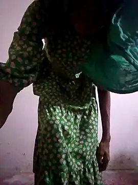 Snapshot of Nilakshicrossy chatting on 09.11.25 Nilakshicrossy online show from 09.11.25