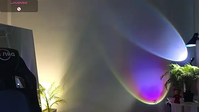 Lucy louras online show from 09.29.25