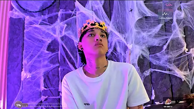 Snapshot of DustinandJordan chatting on 10.13.25 DustinandJordan online show from 10.13.25