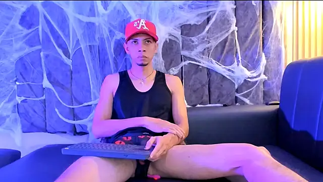 Snapshot of DustinandJordan chatting on 10.15.25 DustinandJordan online show from 10.15.25