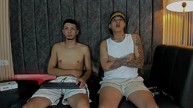 Snapshot of DustinandJordan chatting on 11.09.25 DustinandJordan online show from 11.09.25