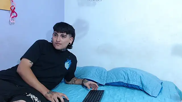 onixandghosty1 online show from 12.05.25