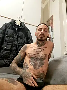 Snapshot of Robe420 chatting on 11.06.25 Robe420 online show from 11.06.25